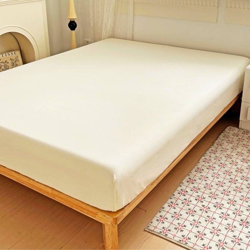 Prześcieradło 180x200 z gumką z mikrofibry GierekHoff grube kremowe ecru